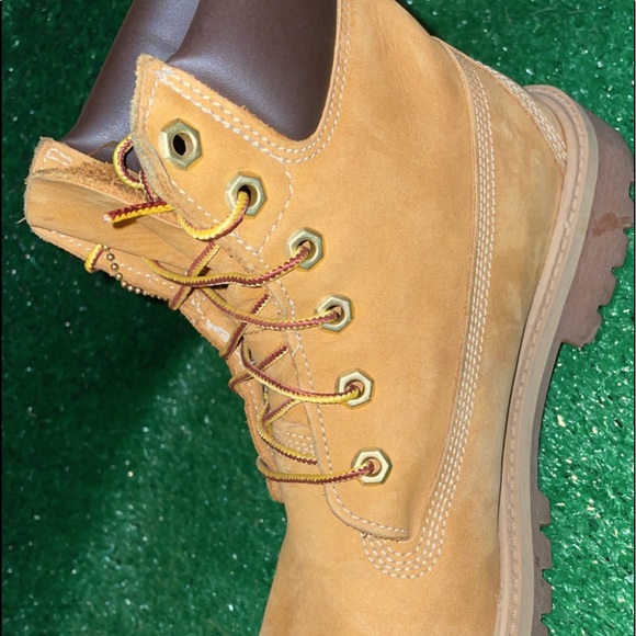 Timberland’s Waterproof Boot Size 6.5 M - Picture 2 of 6